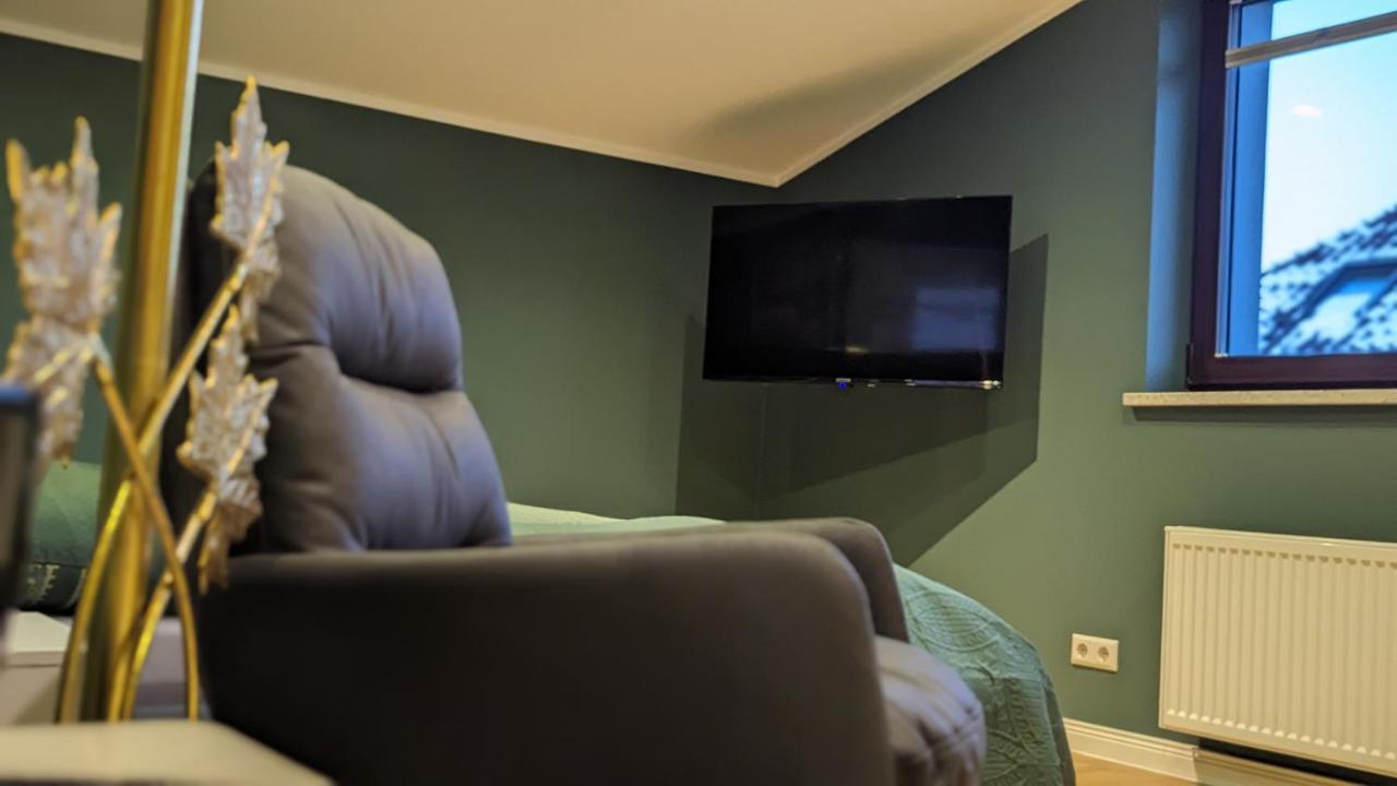 3 Rooms - Zimmervermietung Naehe Flughafen Ber - Gratis Wlan, Parken & Netflix Berlin Exterior photo
